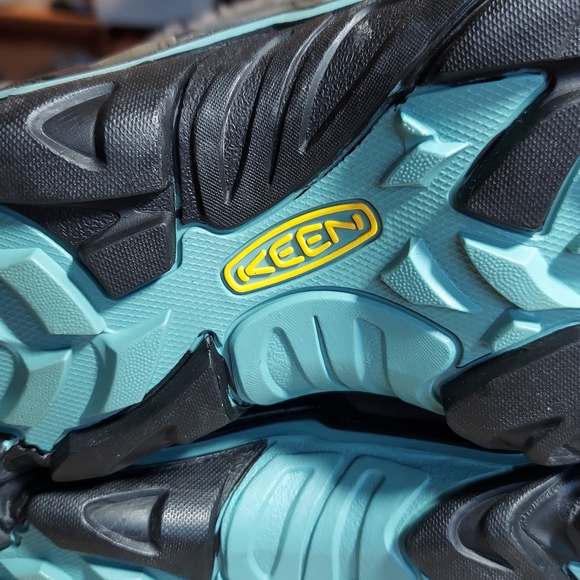 KEEN American Built Women’s Winter Hiking Boots – Size 9.5 Wide - Picture 15 of 16